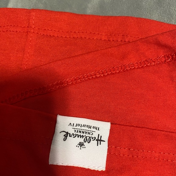 NWT! Hallmark Christmas Tee - Picture 7 of 7